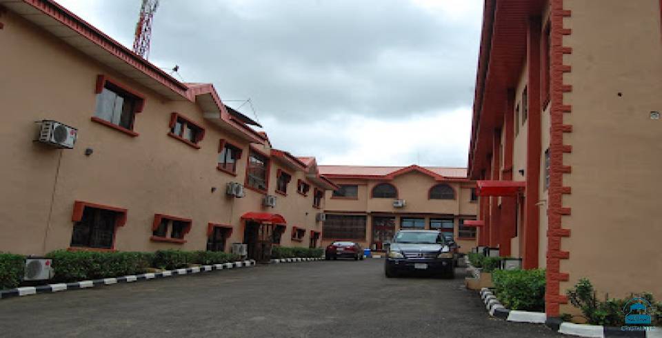 DE- ACES HOTELS & CONFERENCE CENTRE
